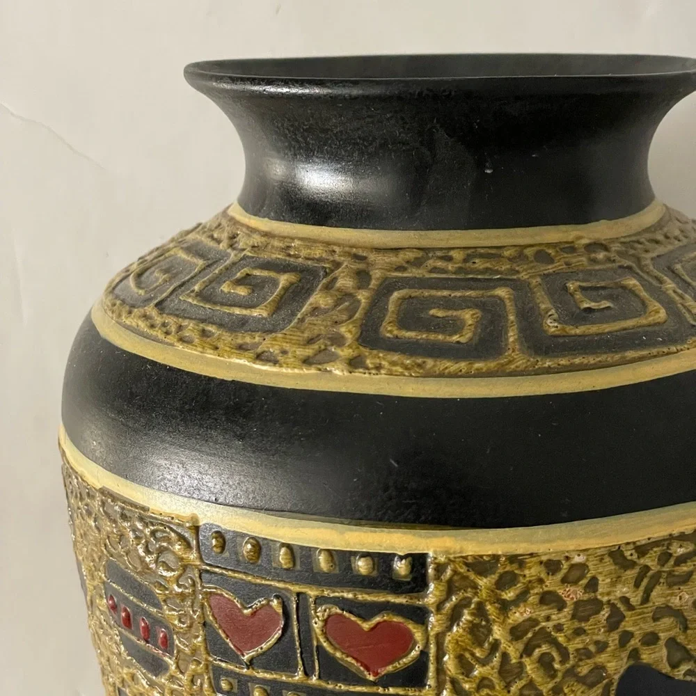 Vintage Beautiful Greece design vase rare